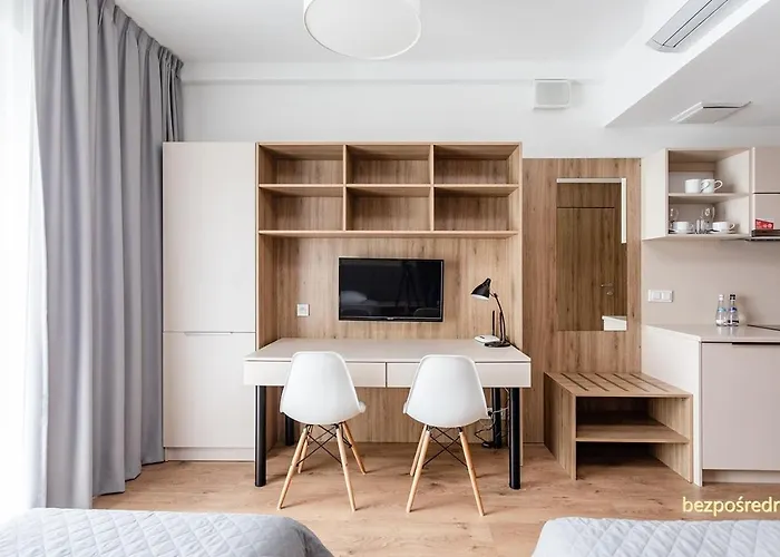Apartament W Warszawie Dedykowany Parking Podziemny W Cenie, Wifi, Ac, Blisko Centrum New Apartment In Warsaw Finished To A High Specification Fitted Out To A High Standard On The 7Th Floor, Wifi, Underground Parking Price Included