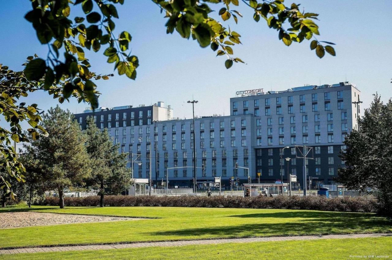 W Warszawie Dedykowany Parking Podziemny W Cenie, Wifi, Ac, Blisko Centrum New In Finished To A High Specification Fitted Out To A High Standard On The 7th Floor, Wifi, Underground Parking Price Included Warschau
